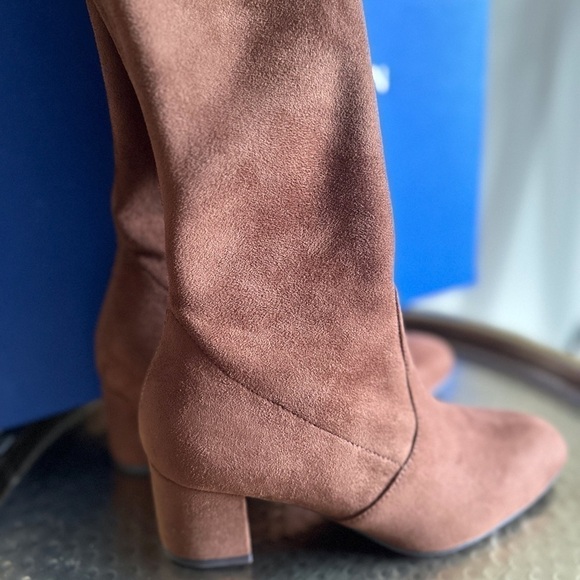 Stuart Weitzman Genna 60 Over-The-Knee City Suede Boots - Picture 3 of 9